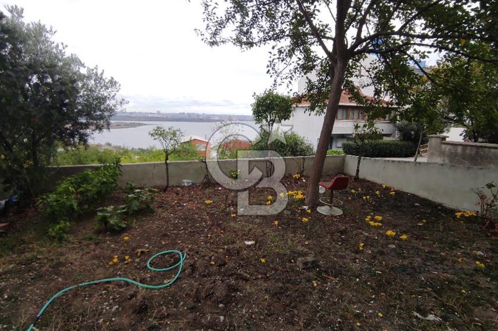 AVCILAR FİRUZKÖY'DE GÖL MANZARALI VİLLA İMARLI SATILIK ARSA