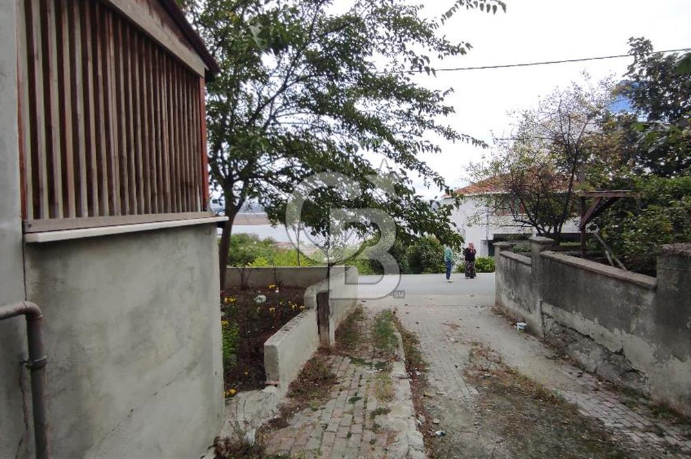 AVCILAR FİRUZKÖY'DE GÖL MANZARALI VİLLA İMARLI SATILIK ARSA