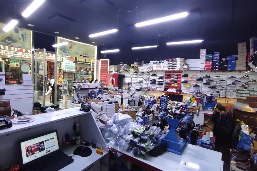 BEYLİKDÜZÜ OSB AYNALI ÇARŞI DEVREN AYAKKABI MAĞAZASI