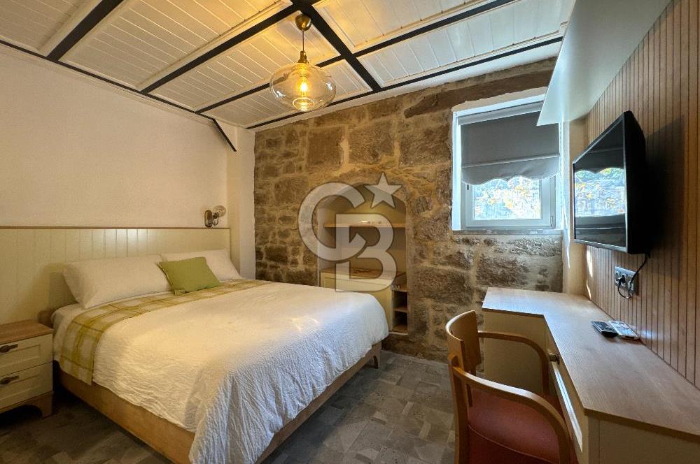 ÇANAKKALE AYVACIK SÖĞÜTLÜ KÖYÜ SATILIK TAŞ EV BUTİK OTEL