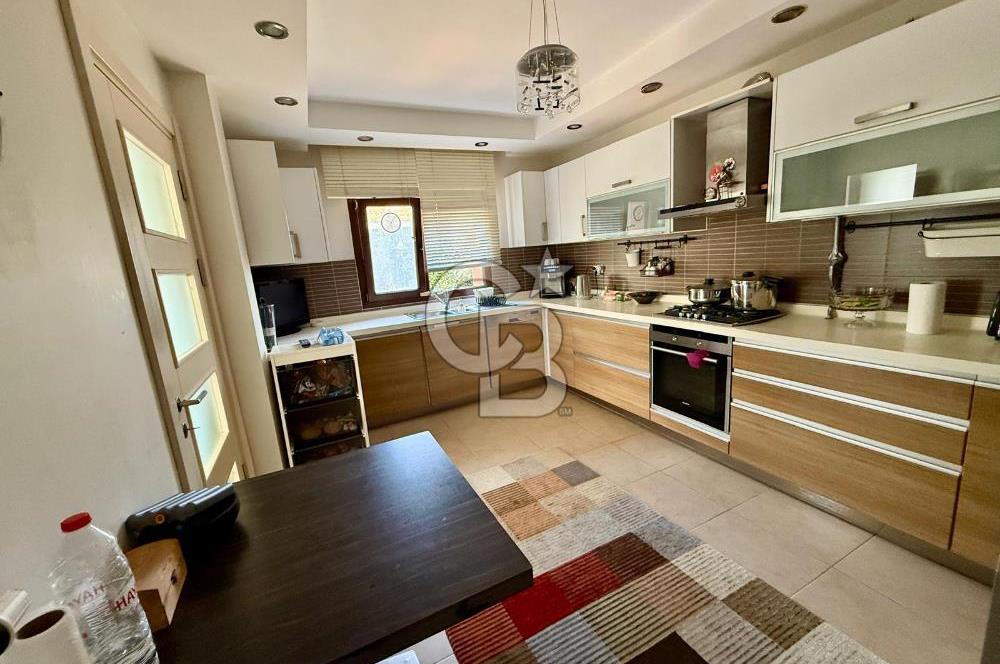 BAHÇEŞEHİR KELEBEKLER VADİSİ SATILIK 6+2 VİLLA HAVUZ MANZARALI