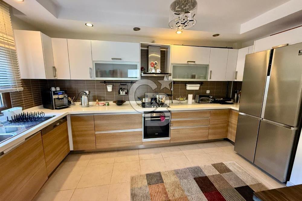 BAHÇEŞEHİR KELEBEKLER VADİSİ SATILIK 6+2 VİLLA HAVUZ MANZARALI