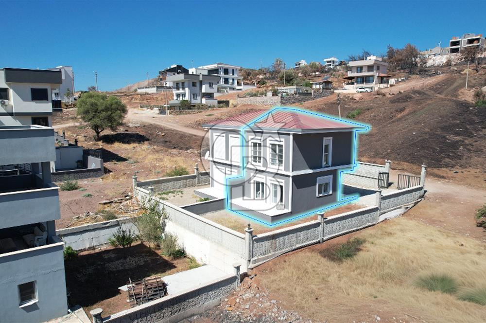 ÇANDARLI MERKEZDE DENİZE YAKIN GENİŞ BAHÇELİ SIFIR VİLLA