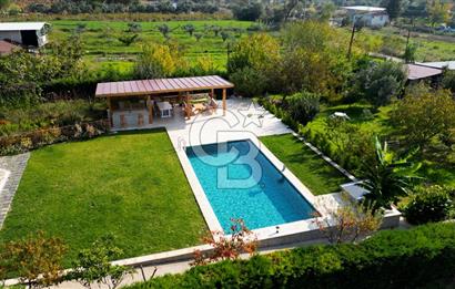 Menderes Çatalca'da 2.000 Dönüm Arazi İçinde Satılık Çiftlik Evi