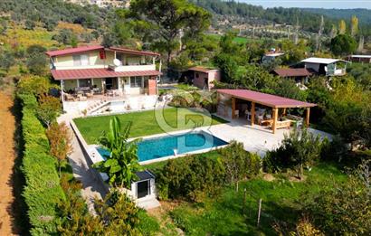 Menderes Çatalca'da 2.000 Dönüm Arazi İçinde Satılık Çiftlik Evi