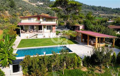 Menderes Çatalca'da 2.000 Dönüm Arazi İçinde Satılık Çiftlik Evi