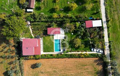 Menderes Çatalca'da 2.000 Dönüm Arazi İçinde Satılık Çiftlik Evi