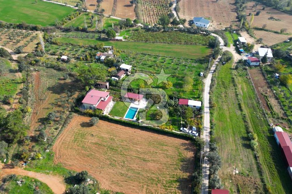 Menderes Çatalca'da 2.000 Dönüm Arazi İçinde Satılık Çiftlik Evi