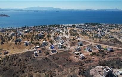 ÇANDARLI MERKEZDE DENİZE YAKIN GENİŞ BAHÇELİ SIFIR VİLLA