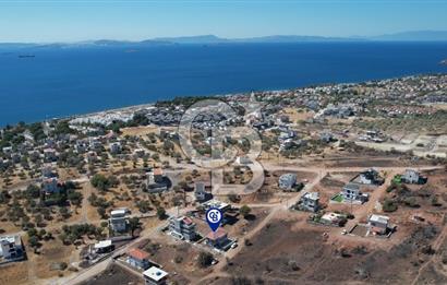 ÇANDARLI MERKEZDE DENİZE YAKIN GENİŞ BAHÇELİ SIFIR VİLLA