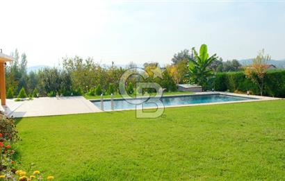 Menderes Çatalca'da 2.000 Dönüm Arazi İçinde Satılık Çiftlik Evi