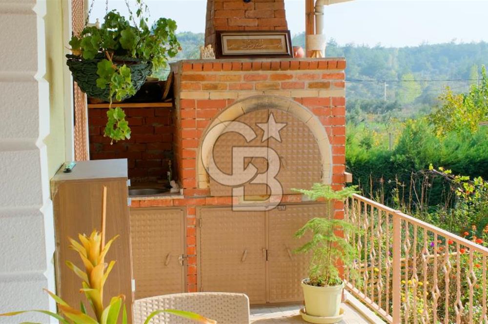 Menderes Çatalca'da 2.000 Dönüm Arazi İçinde Satılık Çiftlik Evi