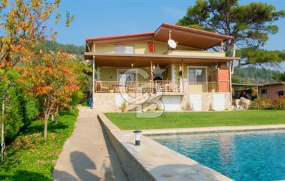 Menderes Çatalca'da 2.000 Dönüm Arazi İçinde Satılık Çiftlik Evi