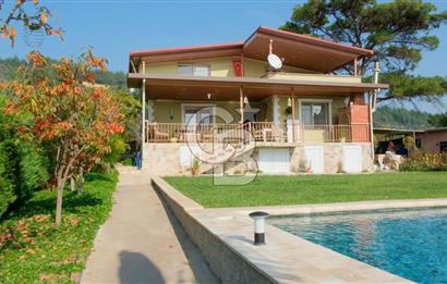 Menderes Çatalca'da 2.000 Dönüm Arazi İçinde Satılık Çiftlik Evi