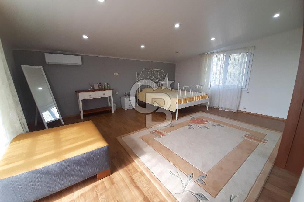 Menderes Çatalca'da 2.000 Dönüm Arazi İçinde Satılık Çiftlik Evi