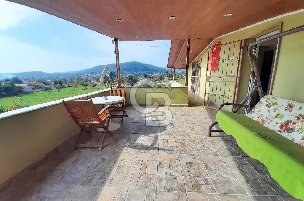 Menderes Çatalca'da 2.000 Dönüm Arazi İçinde Satılık Çiftlik Evi