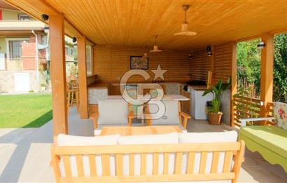 Menderes Çatalca'da 2.000 Dönüm Arazi İçinde Satılık Çiftlik Evi