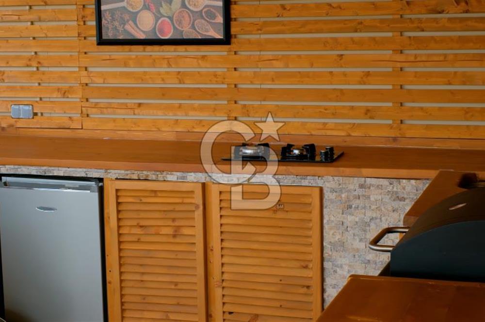 Menderes Çatalca'da 2.000 Dönüm Arazi İçinde Satılık Çiftlik Evi