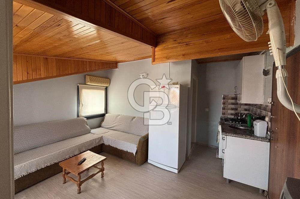 ÇANDARLI MERKEZDE DENİZE 200 METRE 1+1 SATILIK GENİŞ DAİRE