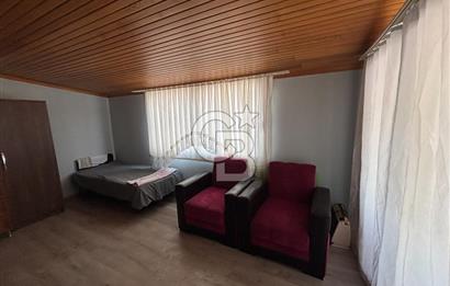 ÇANDARLI MERKEZDE DENİZE 200 METRE 1+1 SATILIK GENİŞ DAİRE