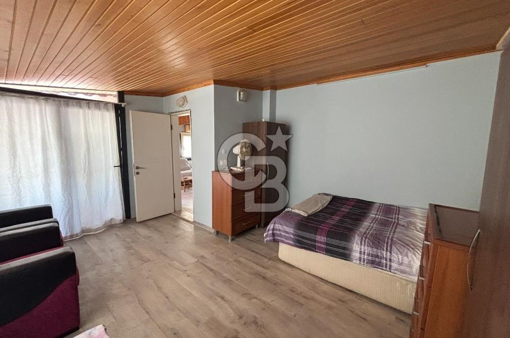 ÇANDARLI MERKEZDE DENİZE 200 METRE 1+1 SATILIK GENİŞ DAİRE