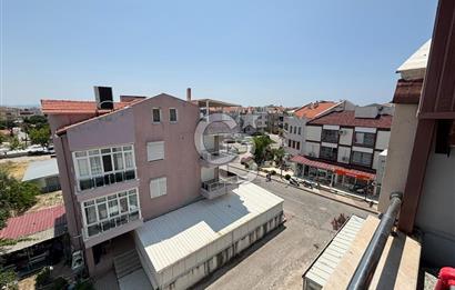 ÇANDARLI MERKEZDE DENİZE 200 METRE 1+1 SATILIK GENİŞ DAİRE