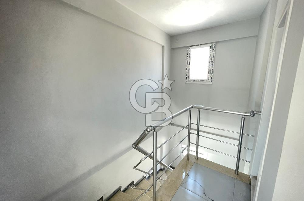 ÇANDARLI MERKEZDE DENİZE YAKIN GENİŞ BAHÇELİ SIFIR VİLLA