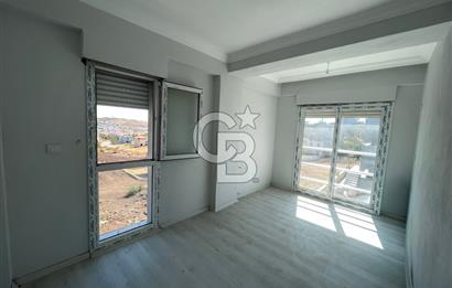 ÇANDARLI MERKEZDE DENİZE YAKIN GENİŞ BAHÇELİ SIFIR VİLLA