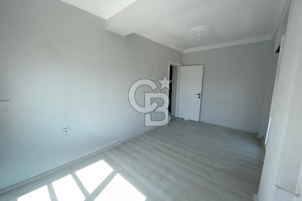 ÇANDARLI MERKEZDE DENİZE YAKIN GENİŞ BAHÇELİ SIFIR VİLLA