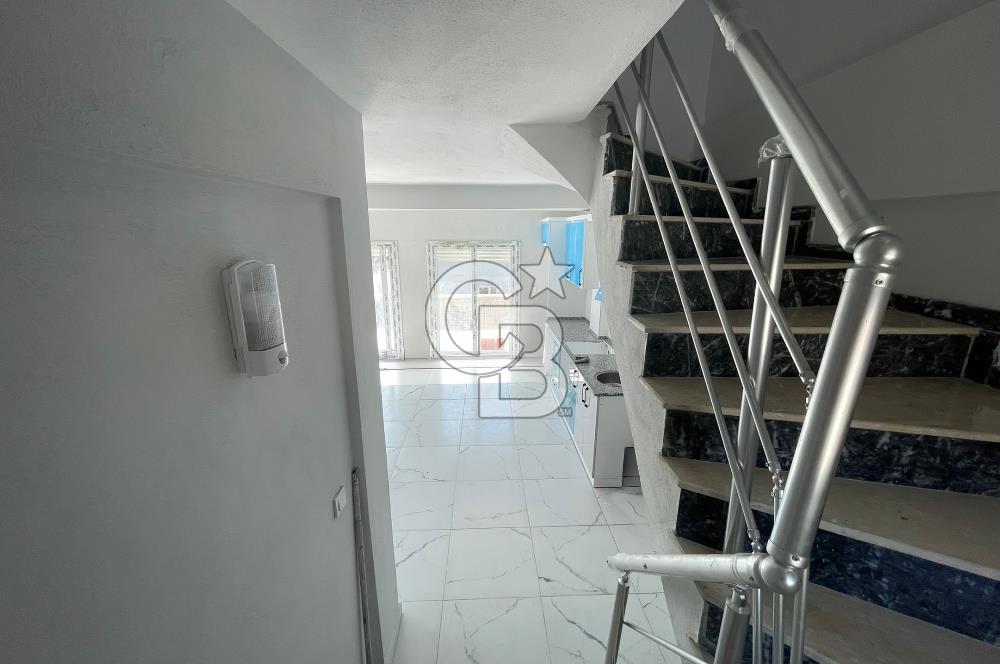 ÇANDARLI MERKEZDE DENİZE YAKIN GENİŞ BAHÇELİ SIFIR VİLLA