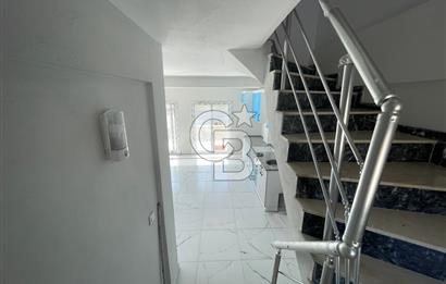 ÇANDARLI MERKEZDE DENİZE YAKIN GENİŞ BAHÇELİ SIFIR VİLLA