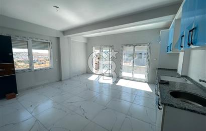 ÇANDARLI MERKEZDE DENİZE YAKIN GENİŞ BAHÇELİ SIFIR VİLLA