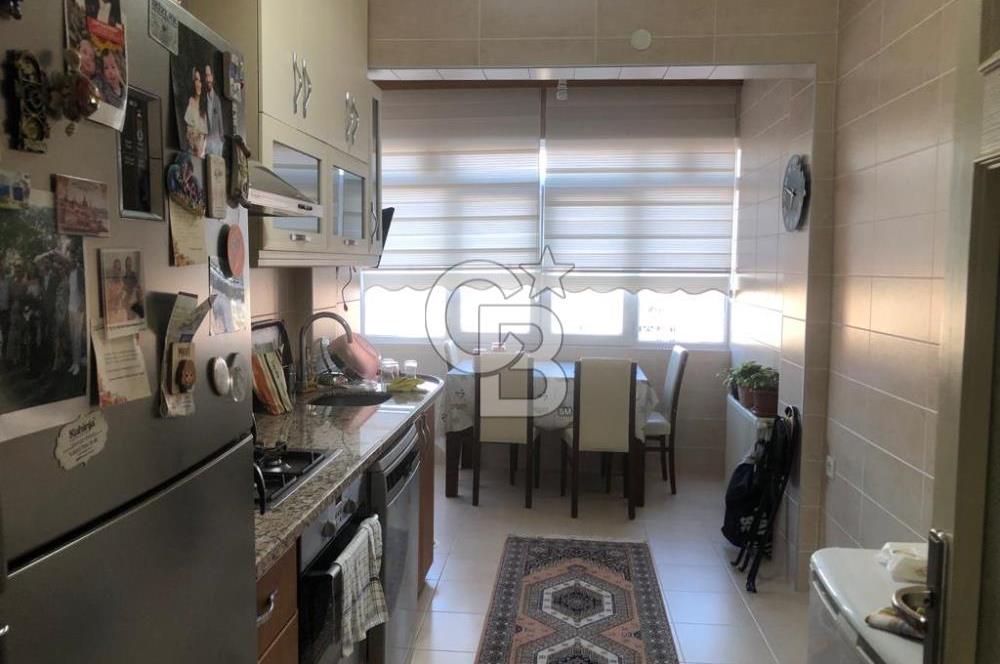 Metrobüse 450m,Otoparklı,Site İçi,Şehir Manzaralı Temiz 3+1