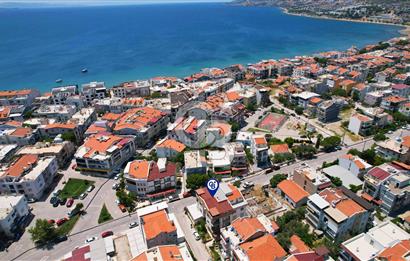 ÇANDARLI MERKEZDE DENİZE 200 METRE 1+1 SATILIK GENİŞ DAİRE