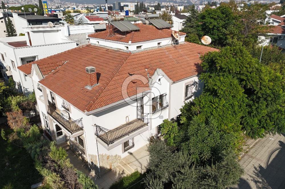 FORUM BORNOVA KARŞISI,HEM TİCARİ HEM MÜSTAKİL KUL.TRİPLEKS VİLLA