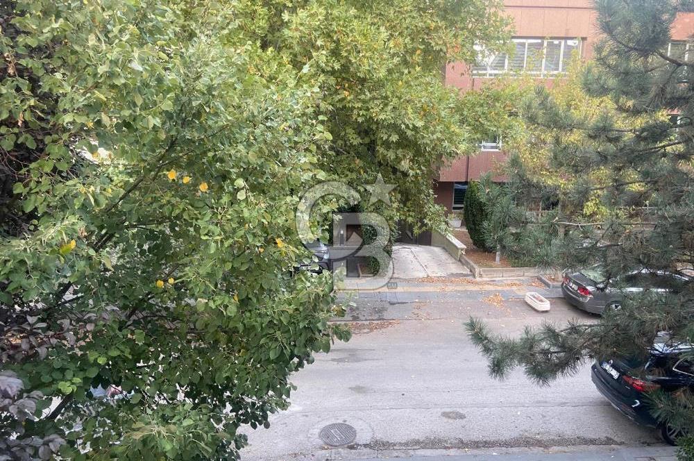 ÖVEÇLER ÇETİN EMEÇ BULVARI YAKINI YAPILI EŞYALI SATILIK OFİS