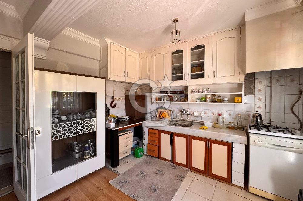 YEŞİLOVA MAHALLESİ'NDE BAHÇELİ, MERKEZİ KONUMDA 3+1 ZEMİN KAT