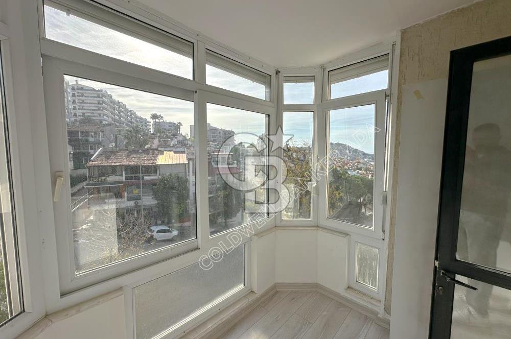 MARİNADA DENİZ MANZARALI KORDONA YÜRÜME MESAFESİNDE DAİRE