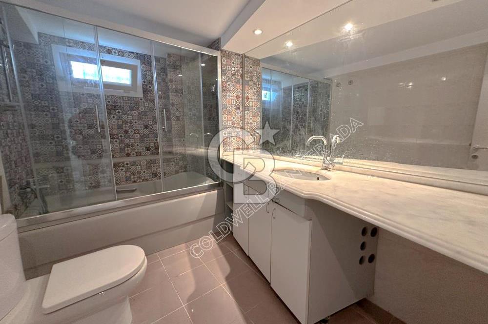 MARİNADA DENİZ MANZARALI KORDONA YÜRÜME MESAFESİNDE DAİRE