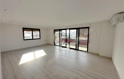 MARİNADA DENİZ MANZARALI KORDONA YÜRÜME MESAFESİNDE DAİRE