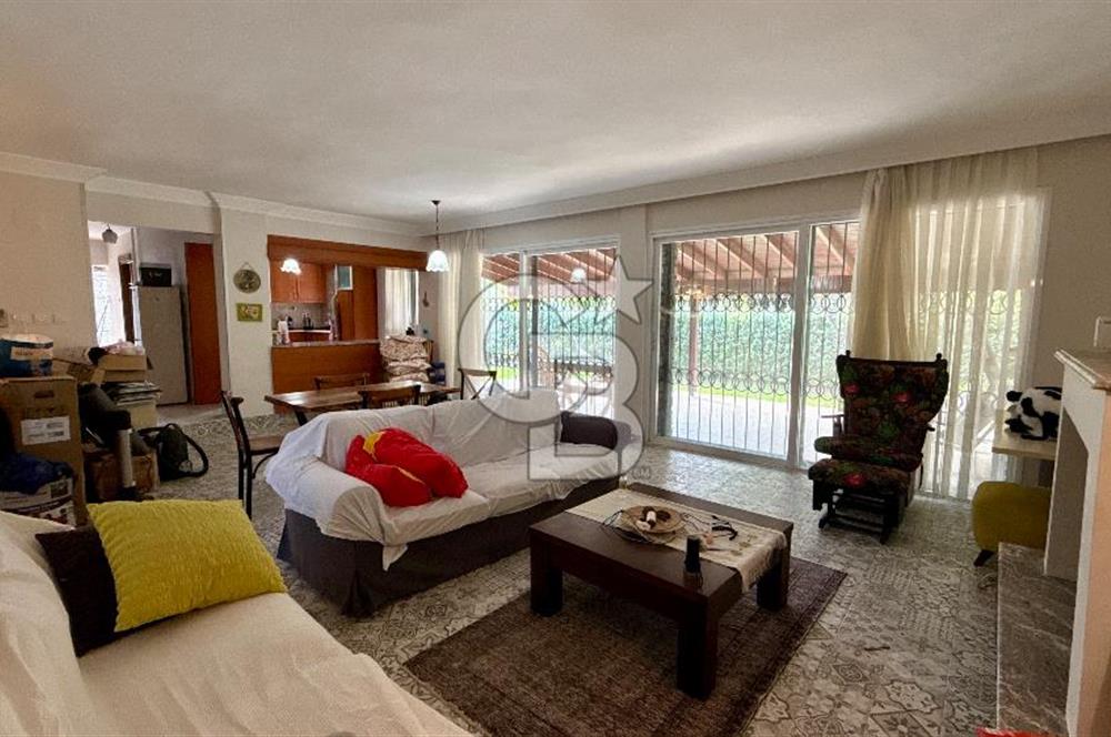 Urla Altınköy Çiftlik Evleri Sitesinde Satılık 3+1 Müstakil Dubleks Villa