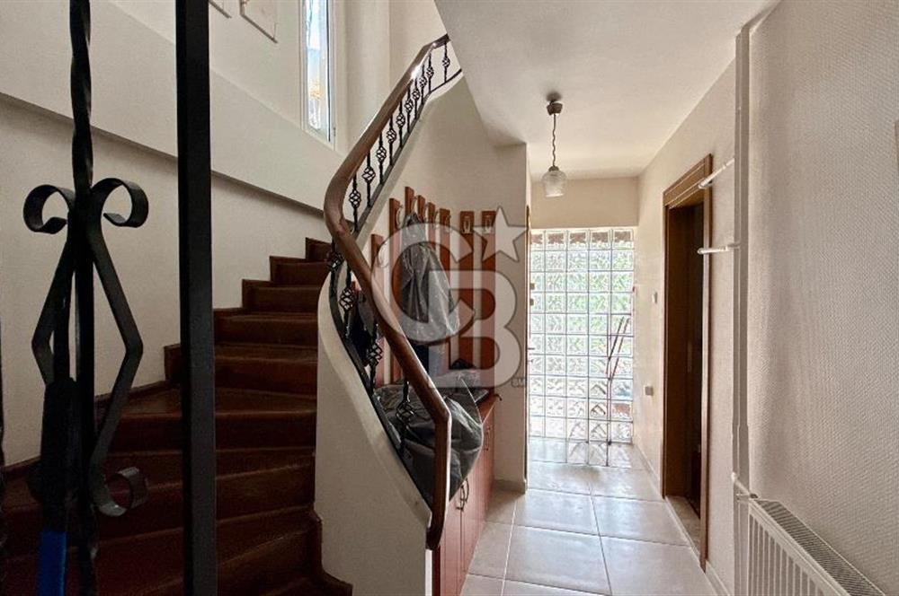 Urla Altınköy Çiftlik Evleri Sitesinde Satılık 3+1 Müstakil Dubleks Villa