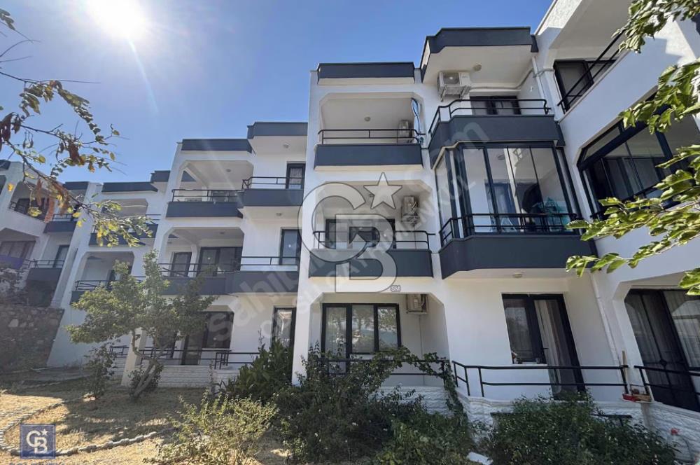 ÇANDARLI ADA MAHALLESİNDE DENİZE SIFIR 2+1 FERAH DAİRE