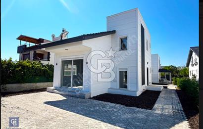 ÇANDARLI'DA SATILIK MÜSTAKİL HAVUZLU LÜKS LOFT VİLLA