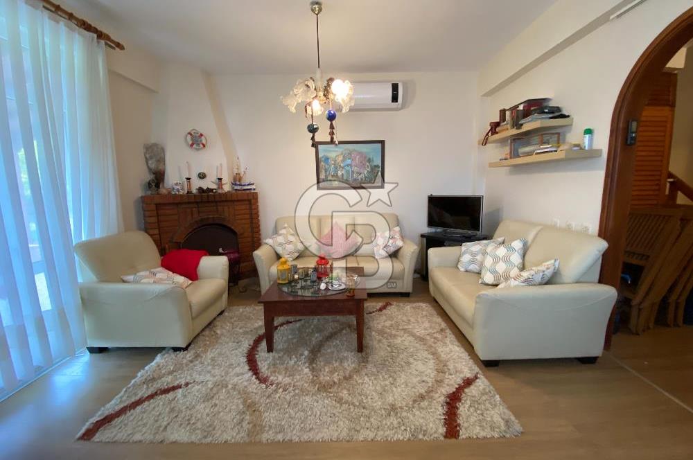 Saroz Körfezinde Denize Sıfır, Özel Koylu 4+1 Tripleks Villa