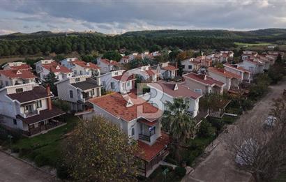 Saroz Körfezinde Denize Sıfır, Özel Koylu 4+1 Tripleks Villa