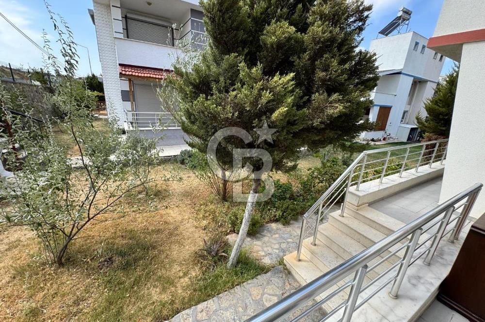 ÇANDARLI MERKEZDE DENİZE YAKIN SATILIK VİLLA