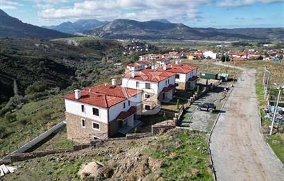 GÖKÇEADA MERKEZ ÇINARLI ELİA PARK SİTESİNDE MUHTEŞEM VİLLALAR