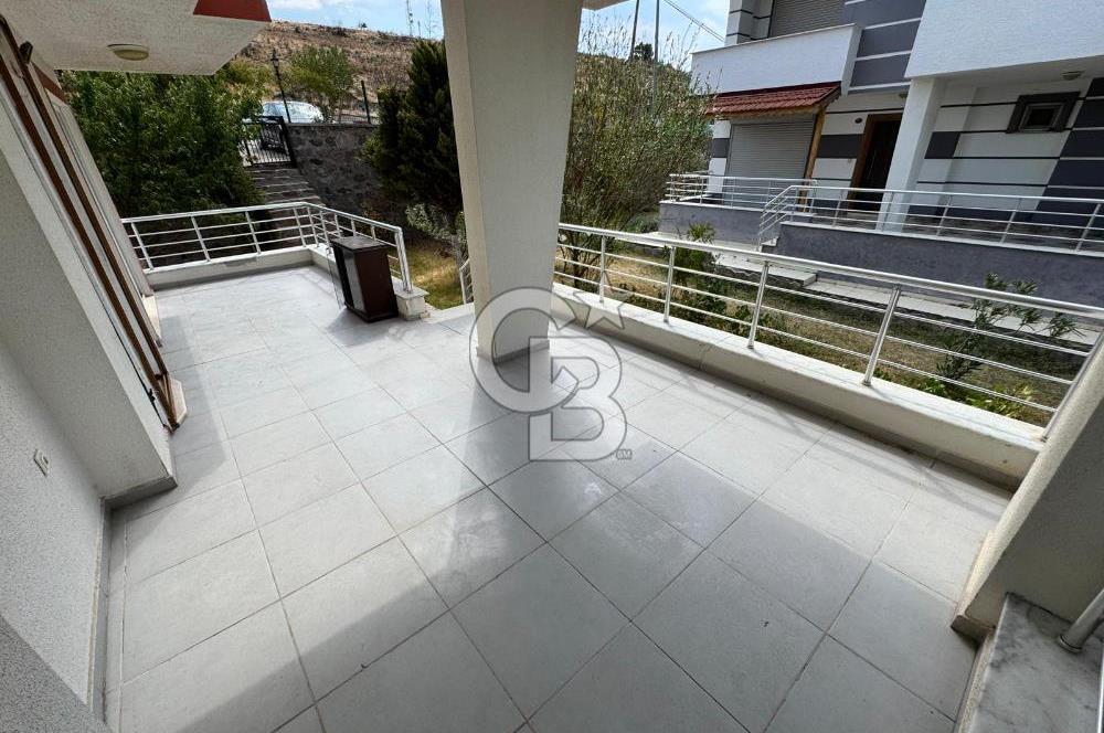 ÇANDARLI MERKEZDE DENİZE YAKIN SATILIK VİLLA