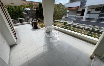 ÇANDARLI MERKEZDE DENİZE YAKIN SATILIK VİLLA